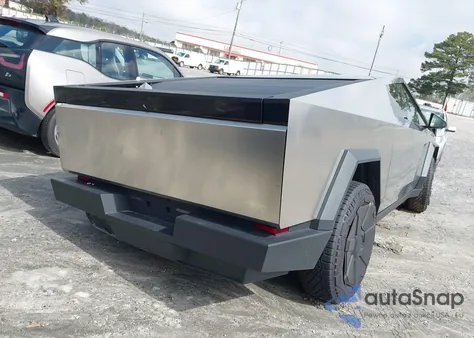 2024 Tesla Cybertruck Cyberbeast from USA, damaged, VIN 7G2CEHEE3RA052720